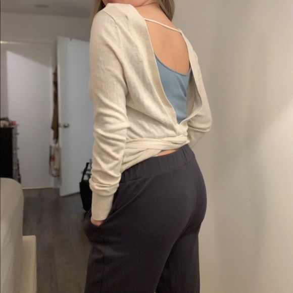 A&F open back tie sweater - Picture 2 of 3